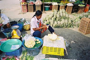 24 Thailand 2002 F1000016 Khao Lak Markteindrücke_478